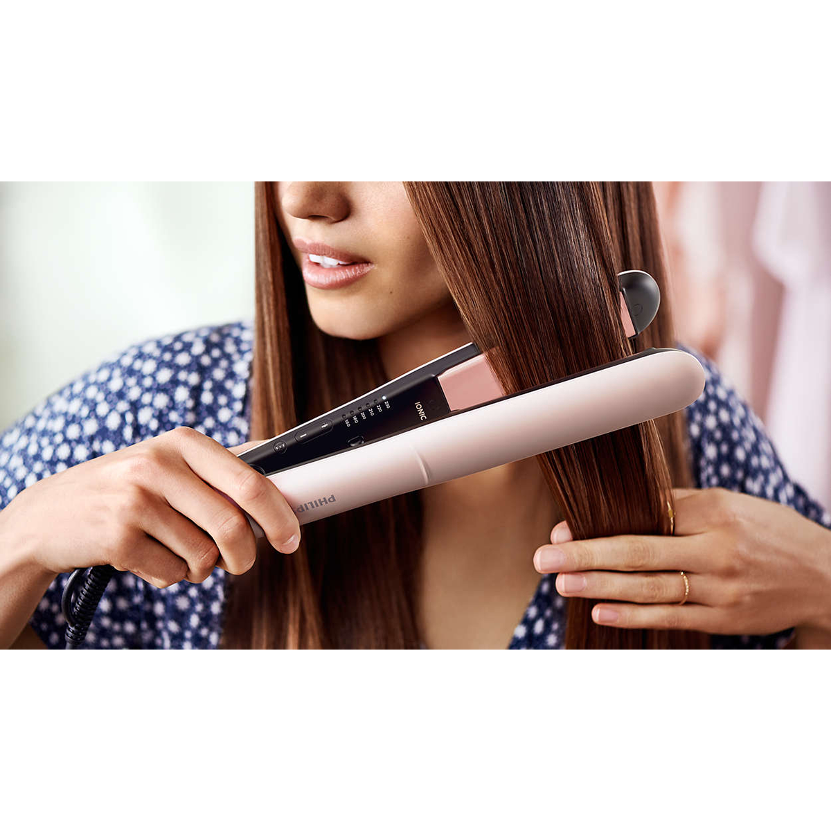 Philips kerashine hair straightener croma hotsell